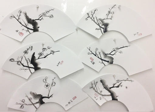 扇面に描く・白梅: ーモノクロの芸術水墨画ー京都で水墨画を学