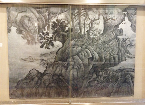 山本氏の制作活動: ーモノクロの芸術水墨画ー京都で水墨画を学